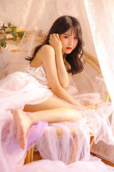 杨钰莹情陷红楼小说